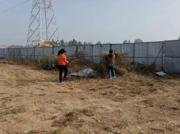 華瓴集團(tuán)開展“除草作貢獻(xiàn)、行動(dòng)踐初心”黨建志愿活動(dòng)